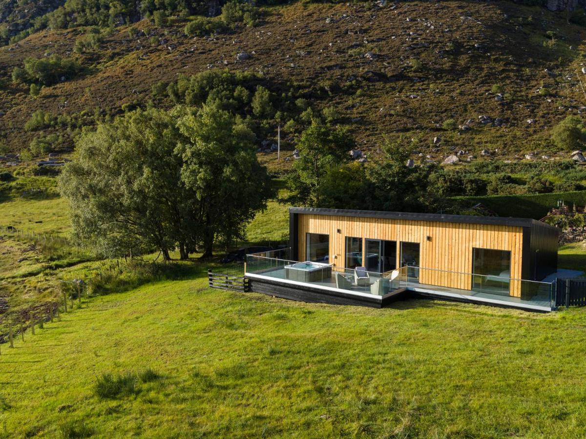 Birches Lodge With Hot Tub Dundonnell ภายนอก รูปภาพ