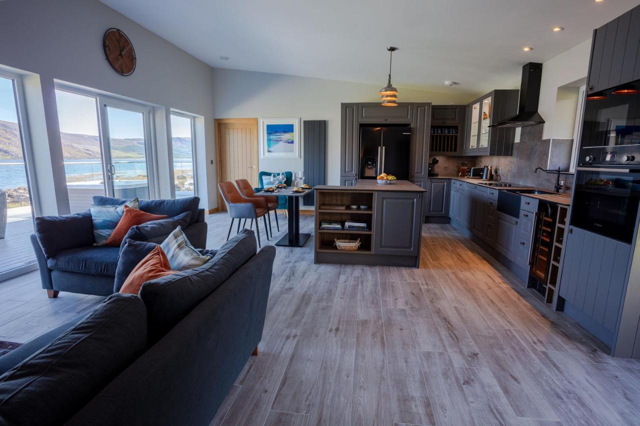 Birches Lodge With Hot Tub Dundonnell ภายนอก รูปภาพ