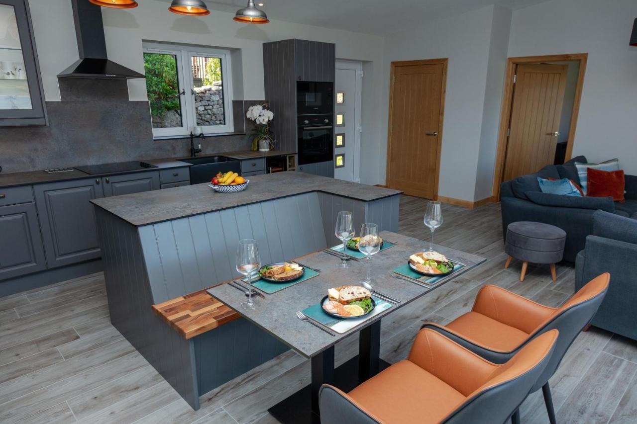 Birches Lodge With Hot Tub Dundonnell ภายนอก รูปภาพ