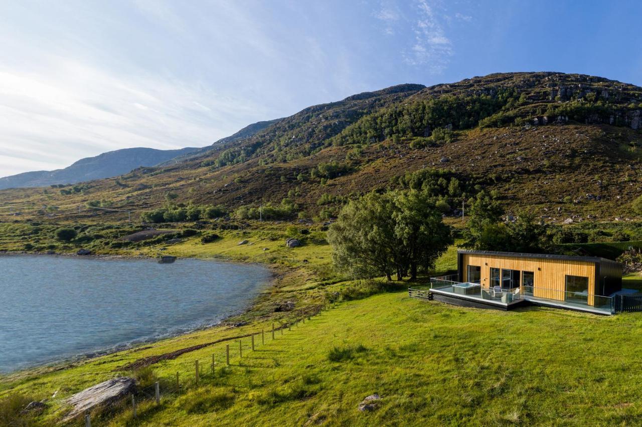 Birches Lodge With Hot Tub Dundonnell ภายนอก รูปภาพ