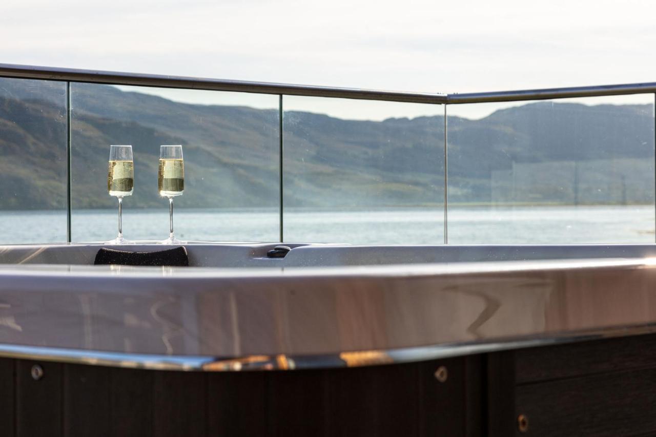 Birches Lodge With Hot Tub Dundonnell ภายนอก รูปภาพ